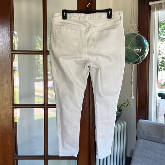 Old navy white jeans - Picture 2 of 6